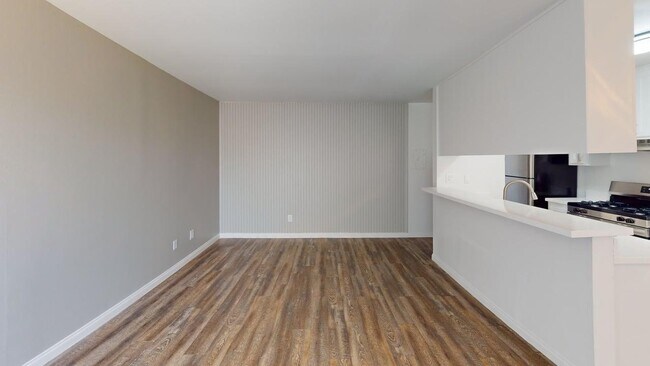 Photo - Chateau 16860 Chatsworth Apartments, LLC