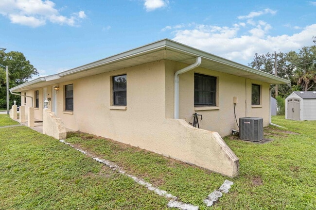 Photo - "Charming 2-Bedroom Duplex in Port Charlot... Unit B
