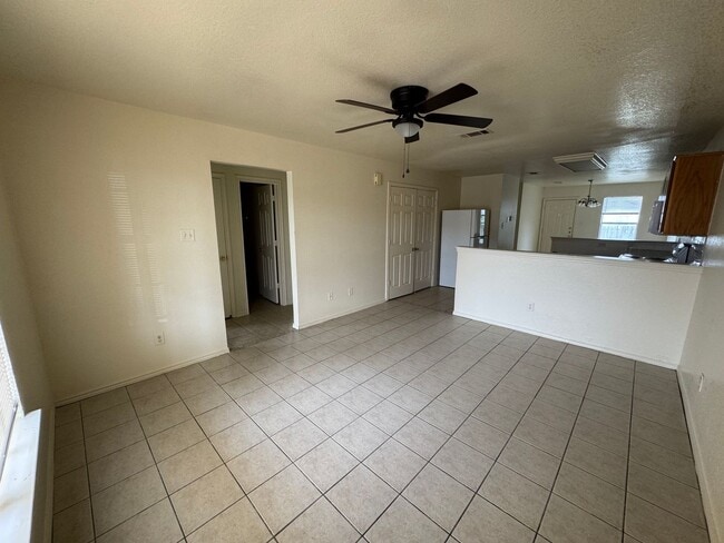 Photo - 1300 Dugger Cir Unidad A