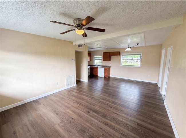 Photo - 702 S Solandra Dr