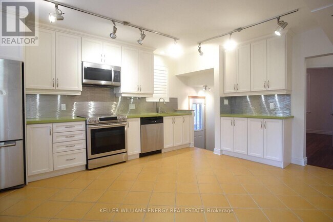 Photo - 8 Lynndale Rd