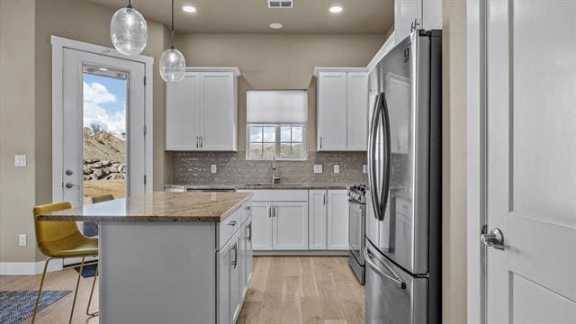 Photo - 1870 Wellington Ave