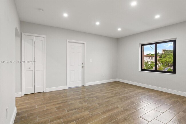 Photo - 1136 SW 12th Ct Unit 1136