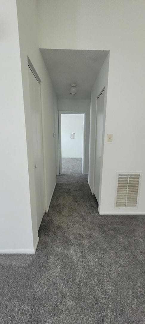 Building Photo - Great condo in Newpoint Condominiums