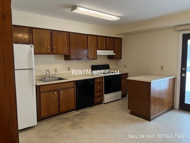 Photo - 15 Burleigh Rd Unit 4
