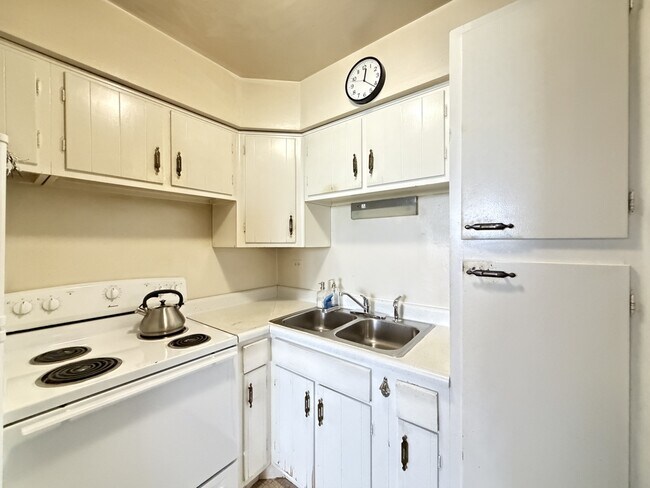 Photo - 2012 N Orleans St Unit B5