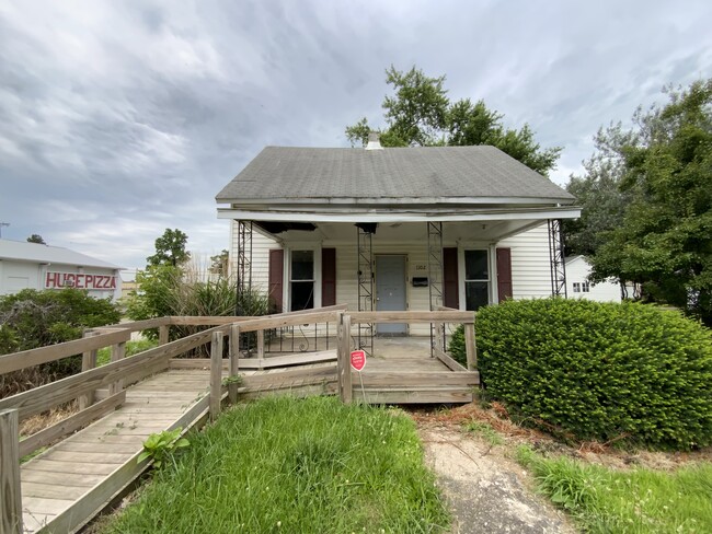 Photo - 1102 N Bowman Ave House