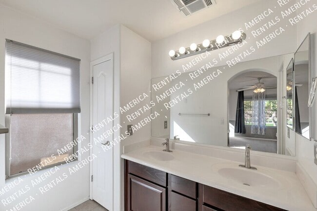 Photo - 3745 E Kerry Ln