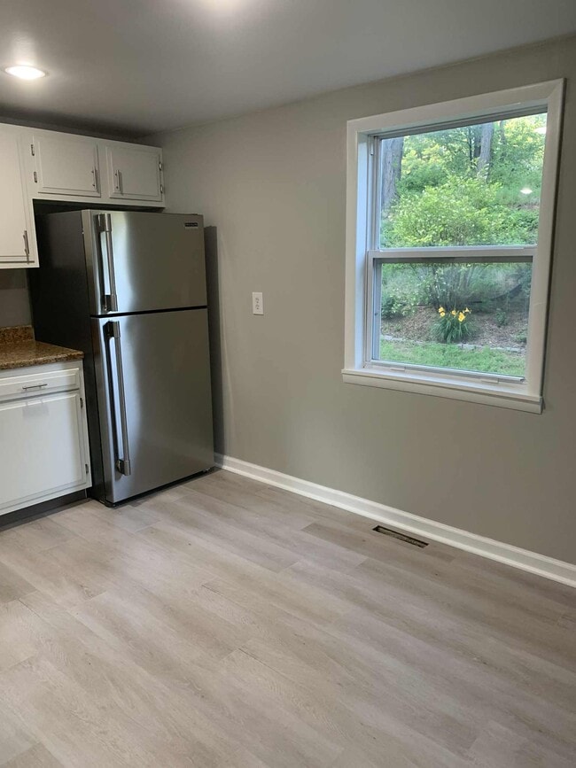 7 Gilmore Ter Unit 2 Bedrooms, 1 Bath