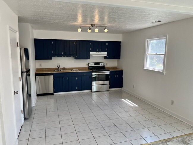 Photo - Spacious 3 Level Townhome with New Floorin...