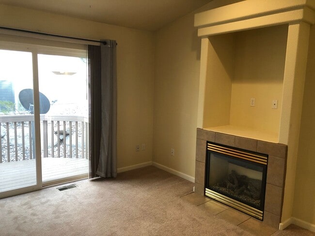 Photo - Bright and Open 3 Bed 3 Bath Townhome in G...