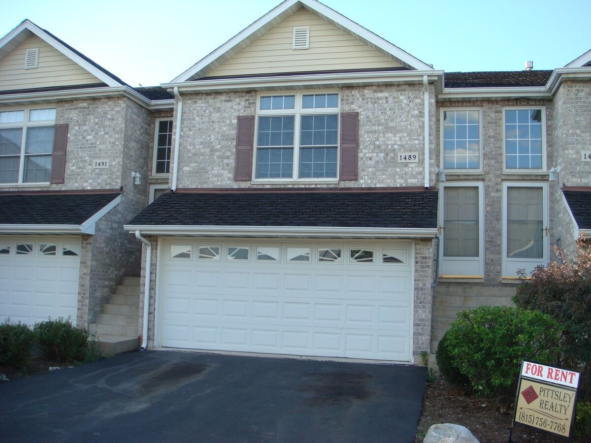 Photo - 1489 Stonefield Dr