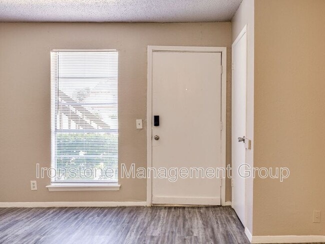 Photo - 4651 S Darlington Ave