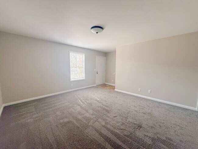 Photo - 42 Eastgate Cir Unit B