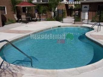 Photo - 656 Ballard St