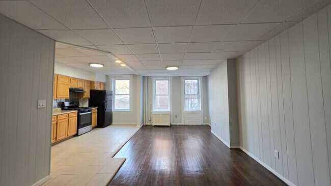 Building Photo - 722 Westside Ave Unit 2