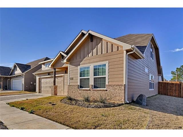 Photo - 2305 Paxton Way