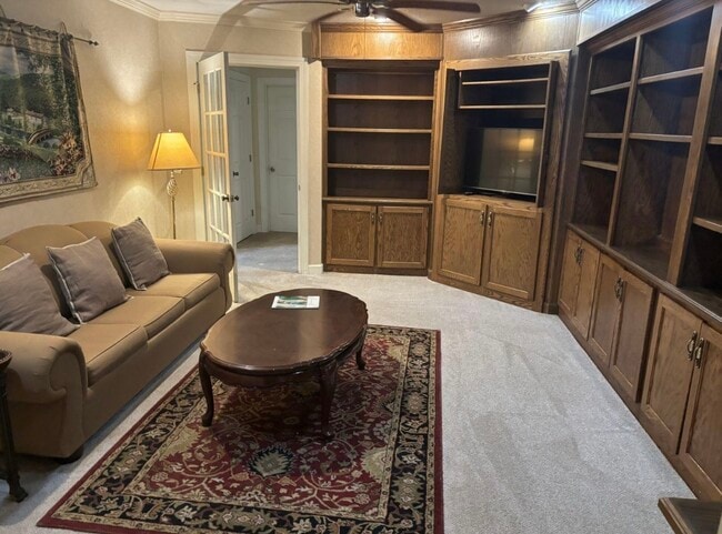 Photo - 462 Chalet Village Dr