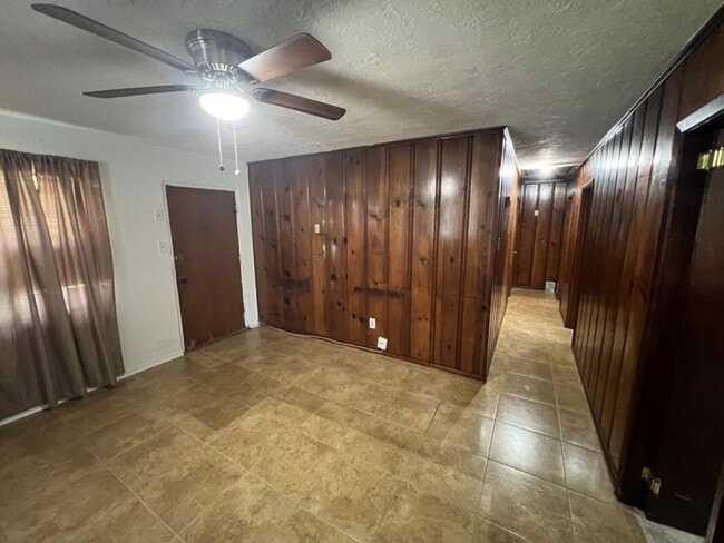 Photo - Charming 2 Bedroom Duplex on Sunshine Rd