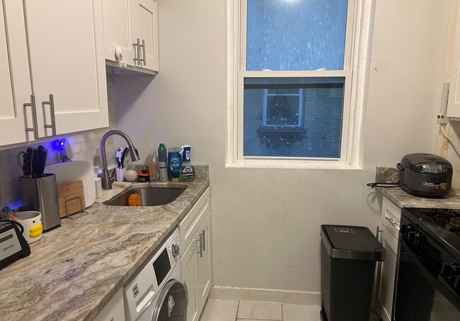 Photo - 86 Glenville Ave Unit Apt 2