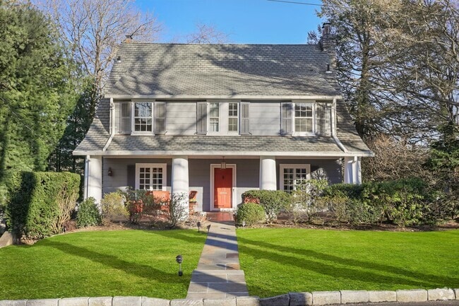 Building Photo - 90 Greenacres Ave Rental