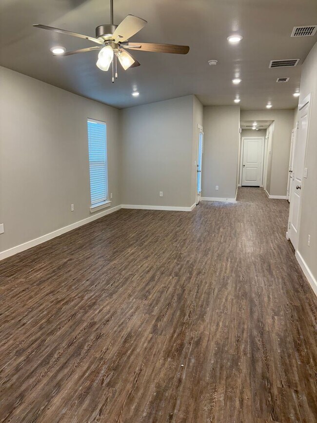 Photo - 2008 Bryan Ave Unidad Harvest-2008 A Bryan