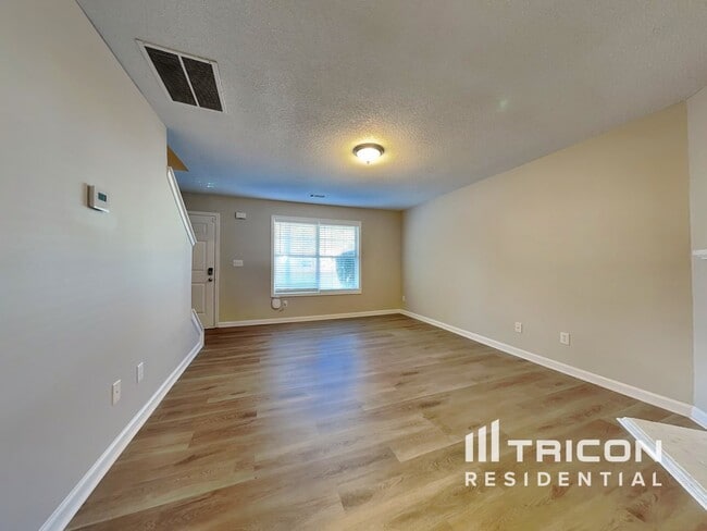 Photo - 7632 McGillicuty Dr