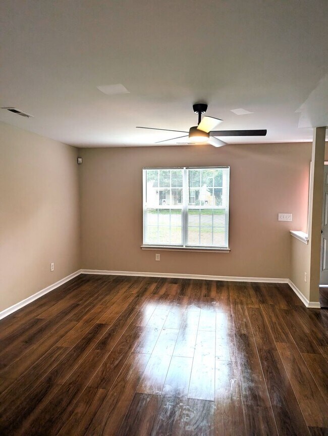 Photo - NODA! Minutes Away, 4 BEDROOM!