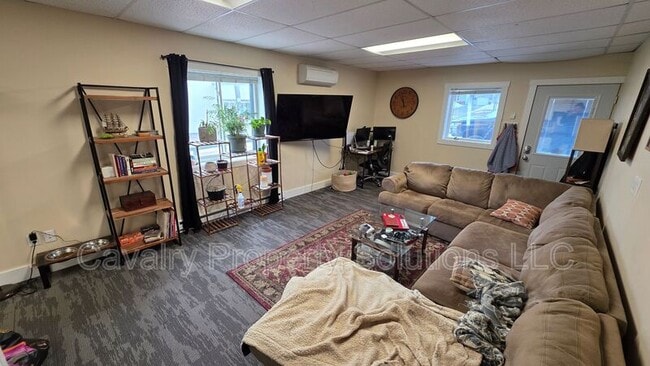 Building Photo - 3947 E Calvary Rd