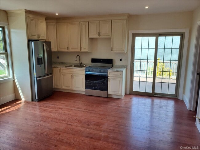 Photo - 529 Maple Ave Unidad Second Floor
