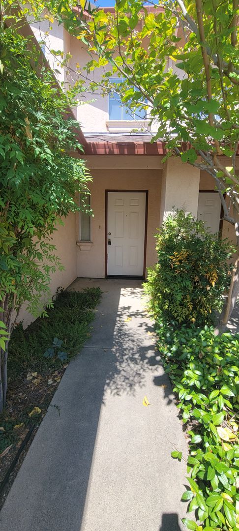 Photo - 1034 Burton Dr Unit B
