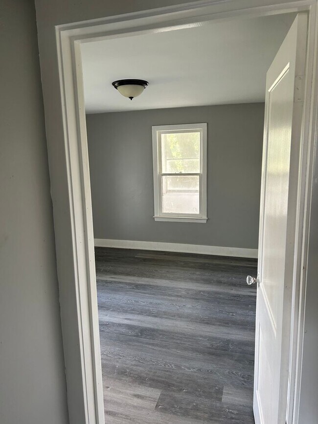 Photo - 2 Bedroom / 1 Bath House in Canton IL