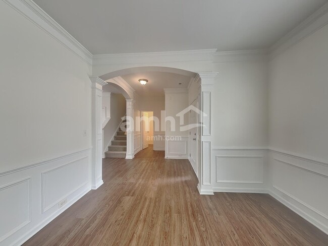 Photo - 6137 Kilchurn Dr