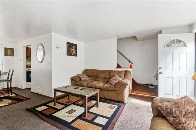Photo - 1769 McNary Blvd