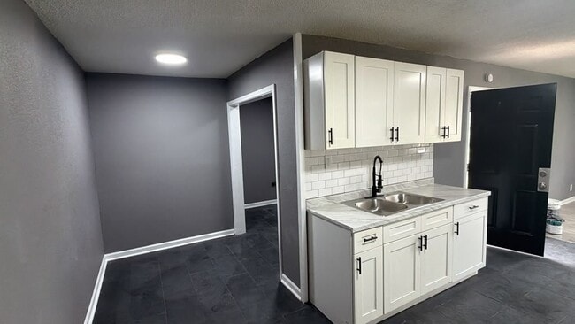 Photo - 2530 Rozelle St