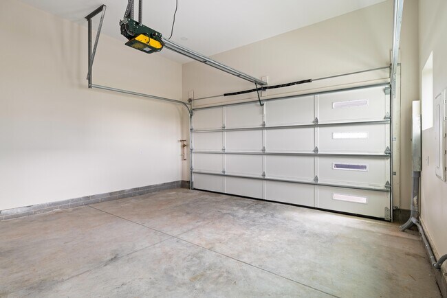 Photo - 1865 Zeta Way