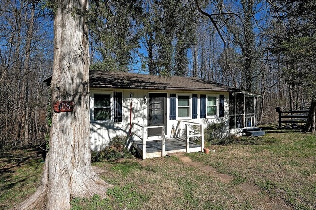 Building Photo - Pet-Friendly Crozet Cottage