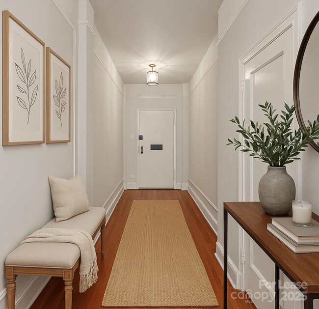 Building Photo - 301 W 10th St Unit 502