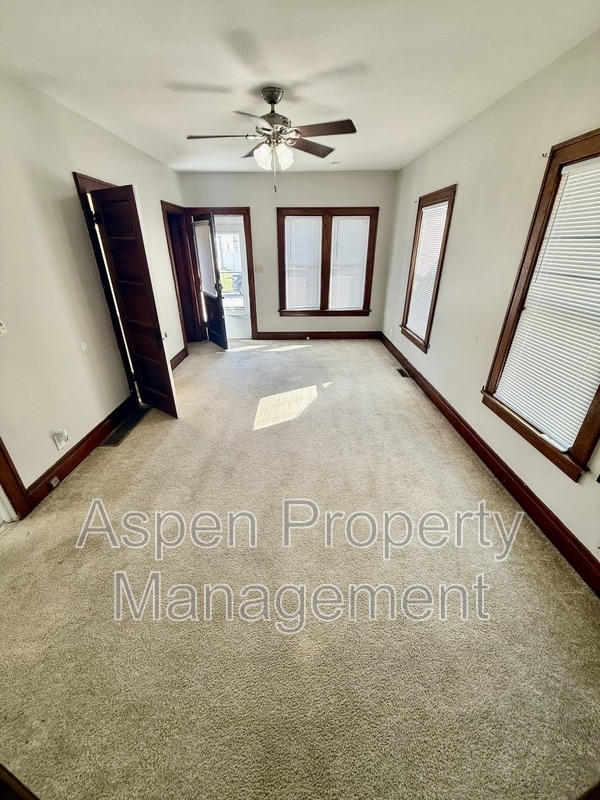 Photo - 728 Sweeny Ave