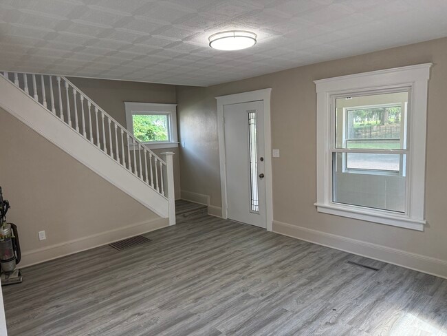 Photo - 243 Rockwell St