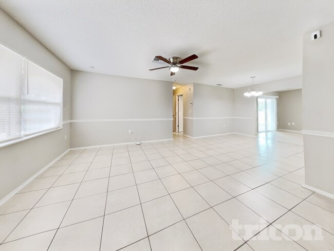 Photo - 6320 Moog Rd