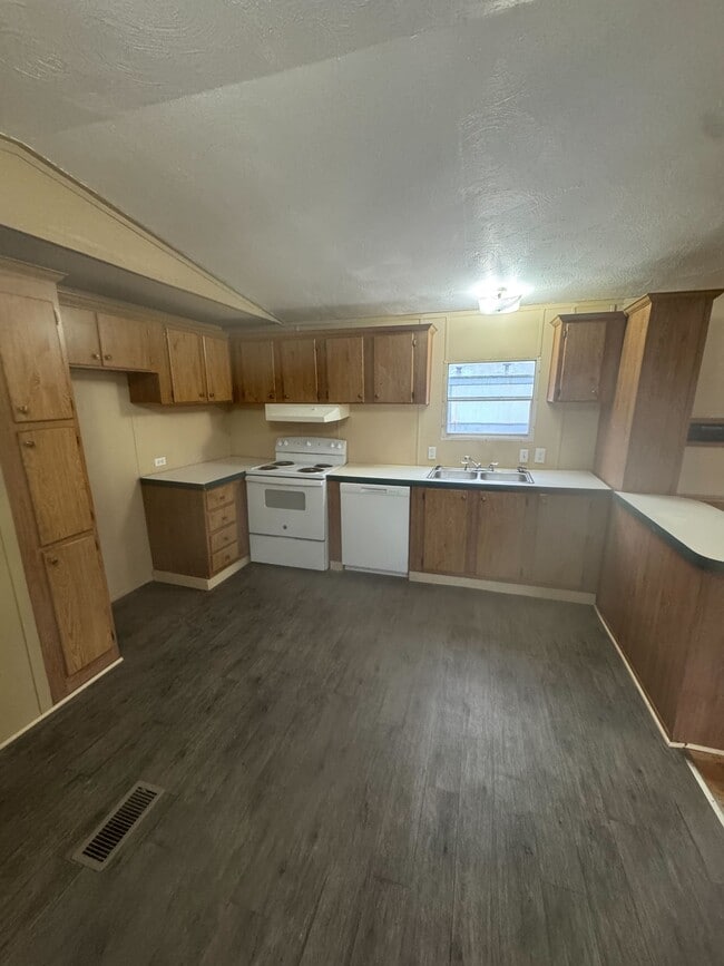 Photo - 1418 Stamps St