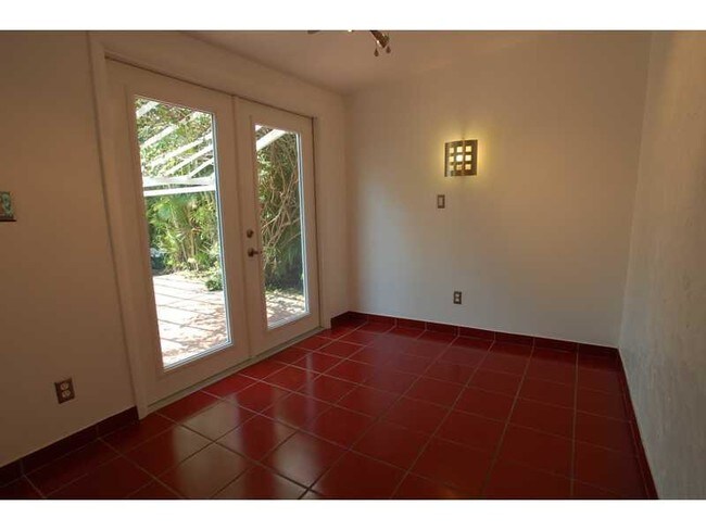 Photo - 510 NE 93rd St