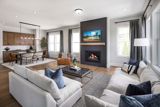 Photo - 1114 Winding Br Dr