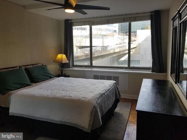 Building Photo - 1121 Arlington Blvd Unit 328 Rental