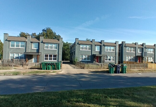 Building Photo - 2319 NW 12th St Unit C