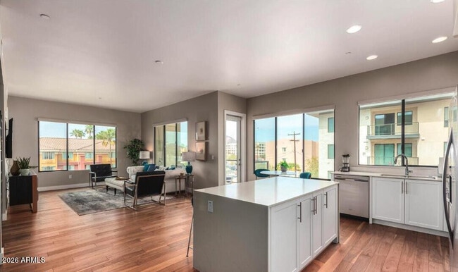 Building Photo - 7300 E Earll Dr Unit 3012