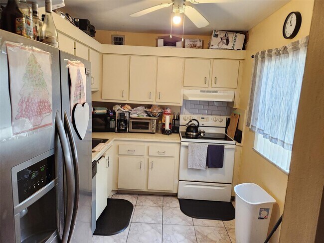 Photo - 4216 Inverrary Blvd