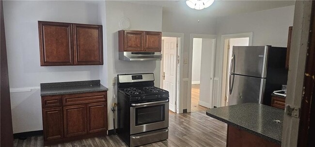 Photo - 51 Brayton St