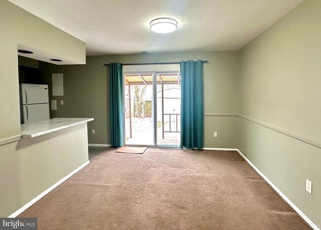 Photo - 53 Eisenhower Cir